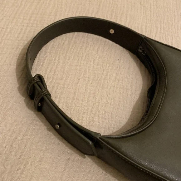 Dirty Six Brown Leather Egg bag . - Picture 6 of 9